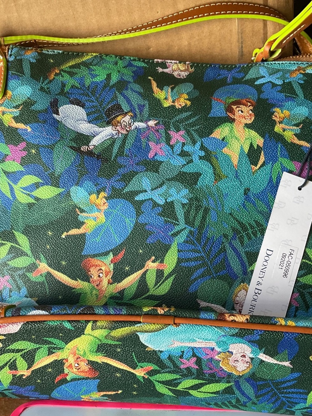 DISNEY  DOONEY AND BOURKE   CROSSBODY  ‘’PETER PAN ‘’ NWT